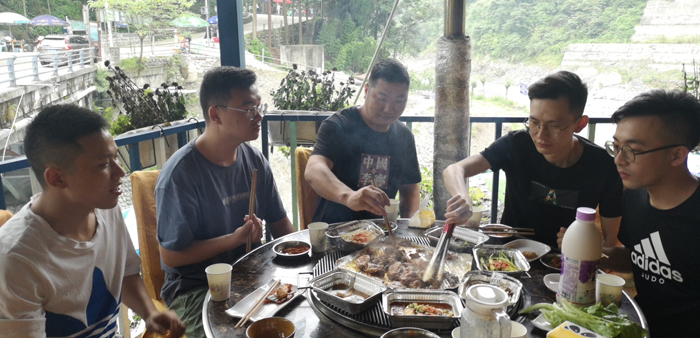 成都信星产业园员工自助烧烤