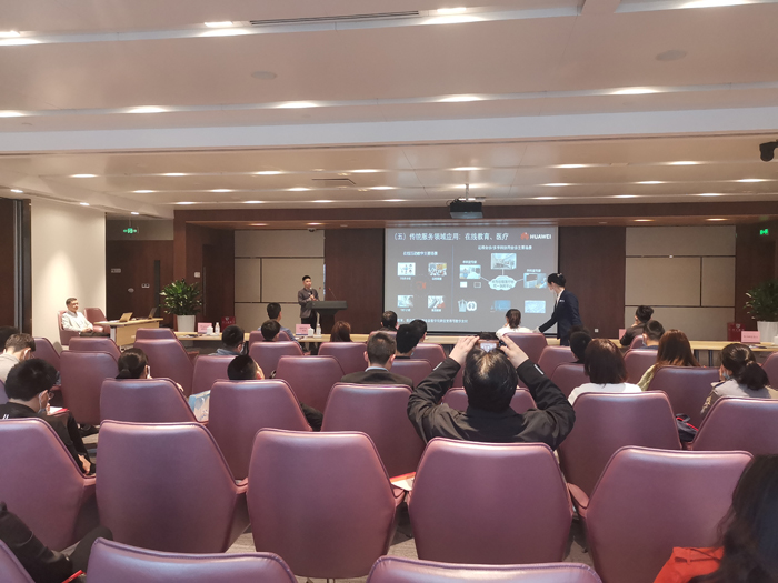 华为成都软件开发云创新中心技术总监王洪